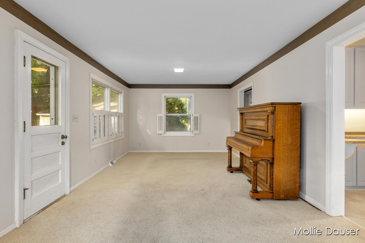 2122 Tenway Drive SE Grand Rapids MI 49506