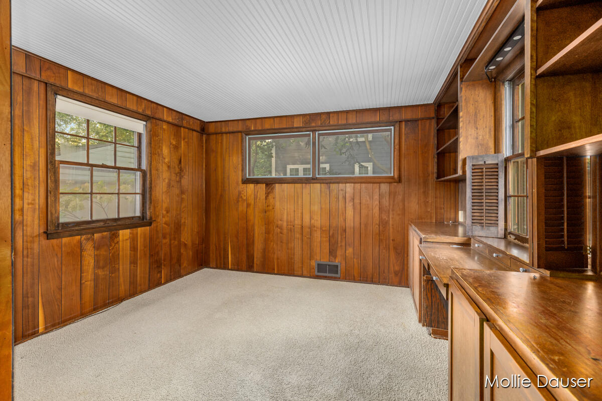 2122 Tenway Drive SE Grand Rapids MI 49506