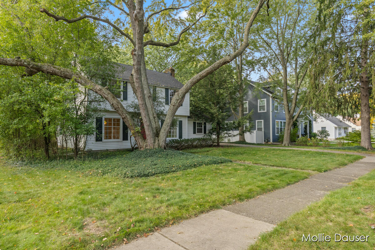 2122 Tenway Drive SE Grand Rapids MI 49506