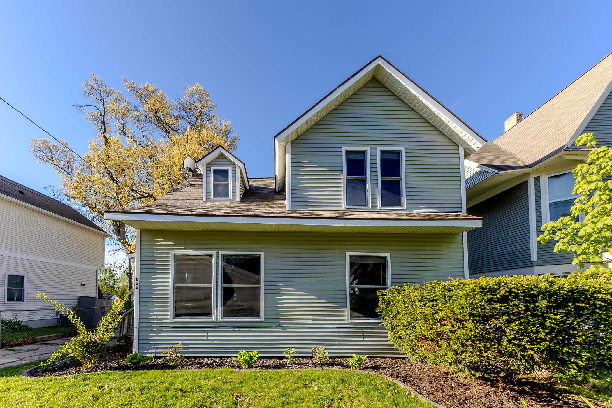 832 Sigsbee Street SE Grand Rapids MI 49506