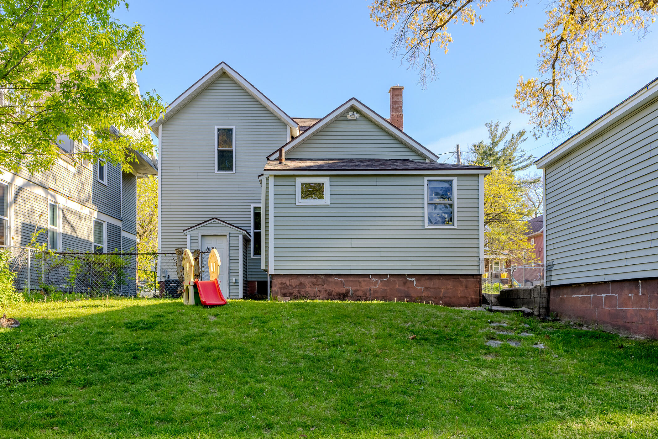 832 Sigsbee Street SE Grand Rapids MI 49506