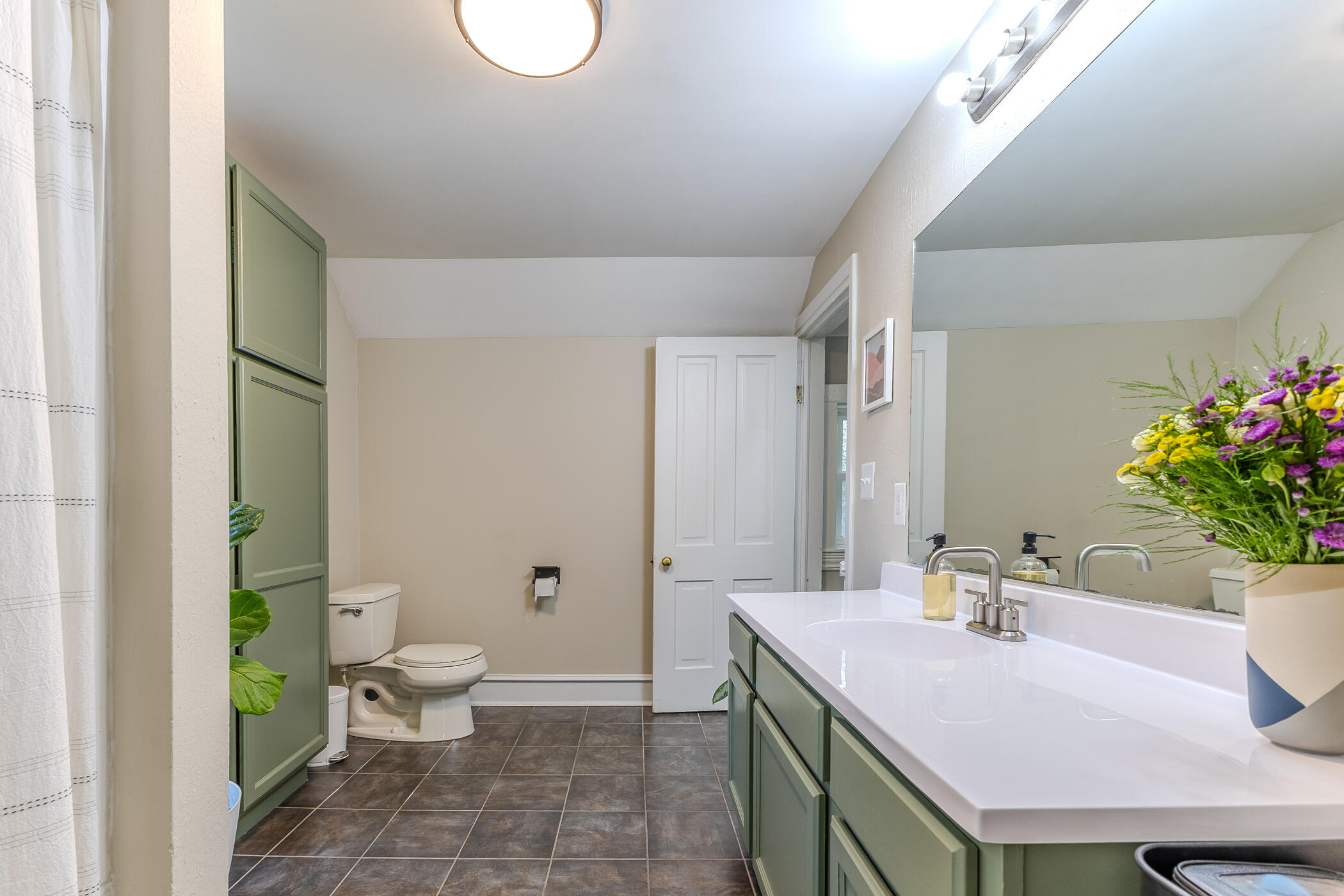 832 Sigsbee Street SE Grand Rapids MI 49506