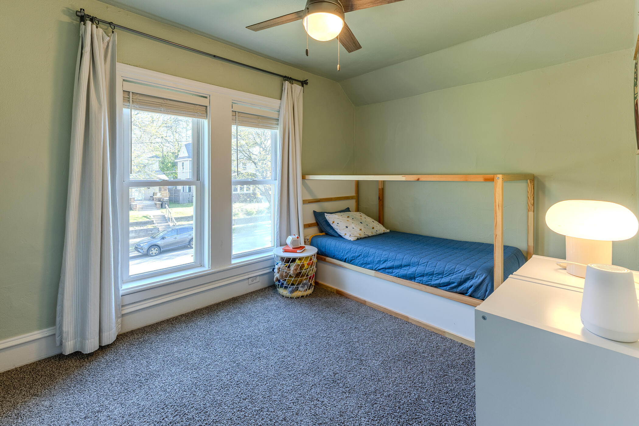 832 Sigsbee Street SE Grand Rapids MI 49506