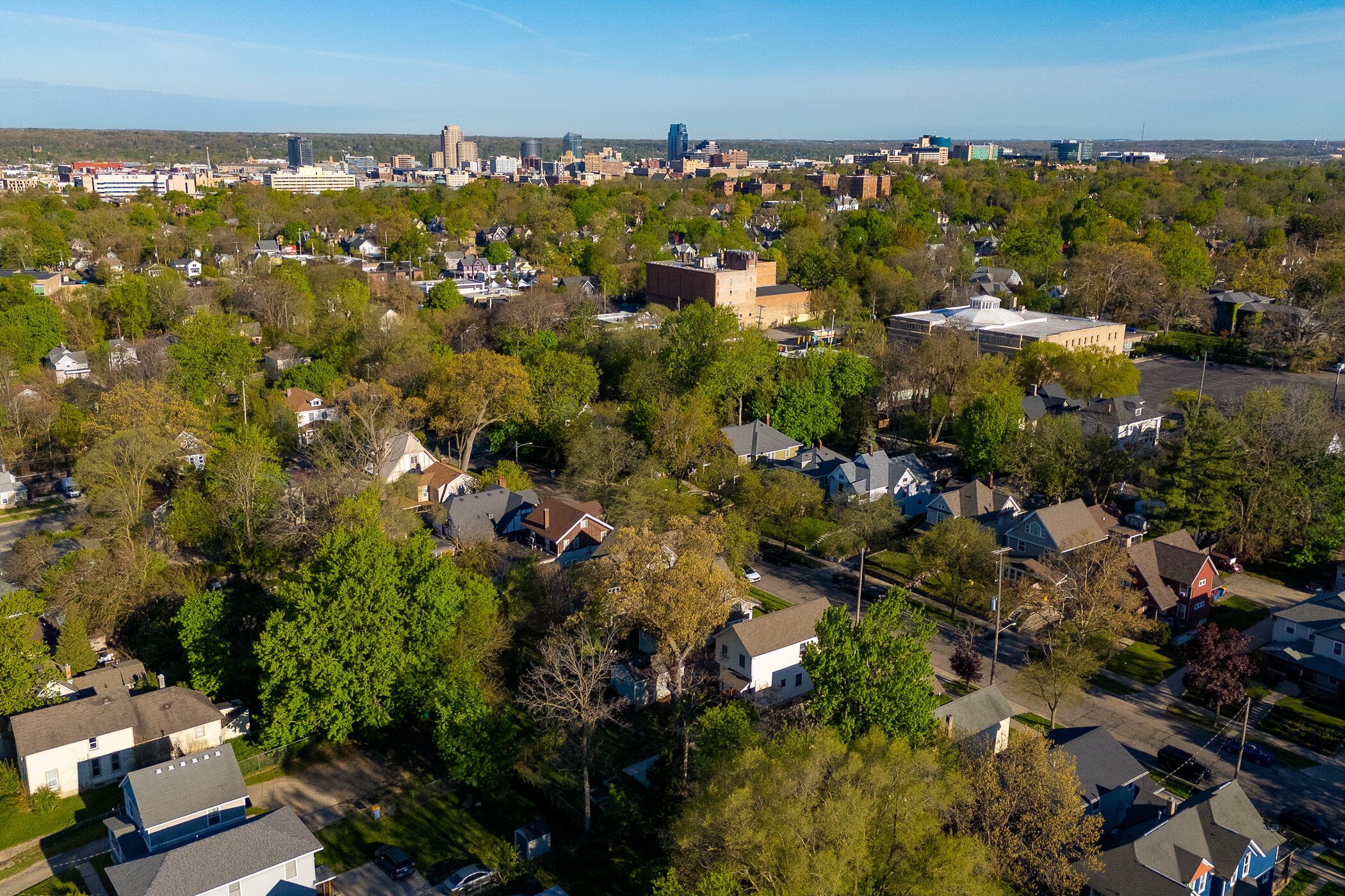832 Sigsbee Street SE Grand Rapids MI 49506