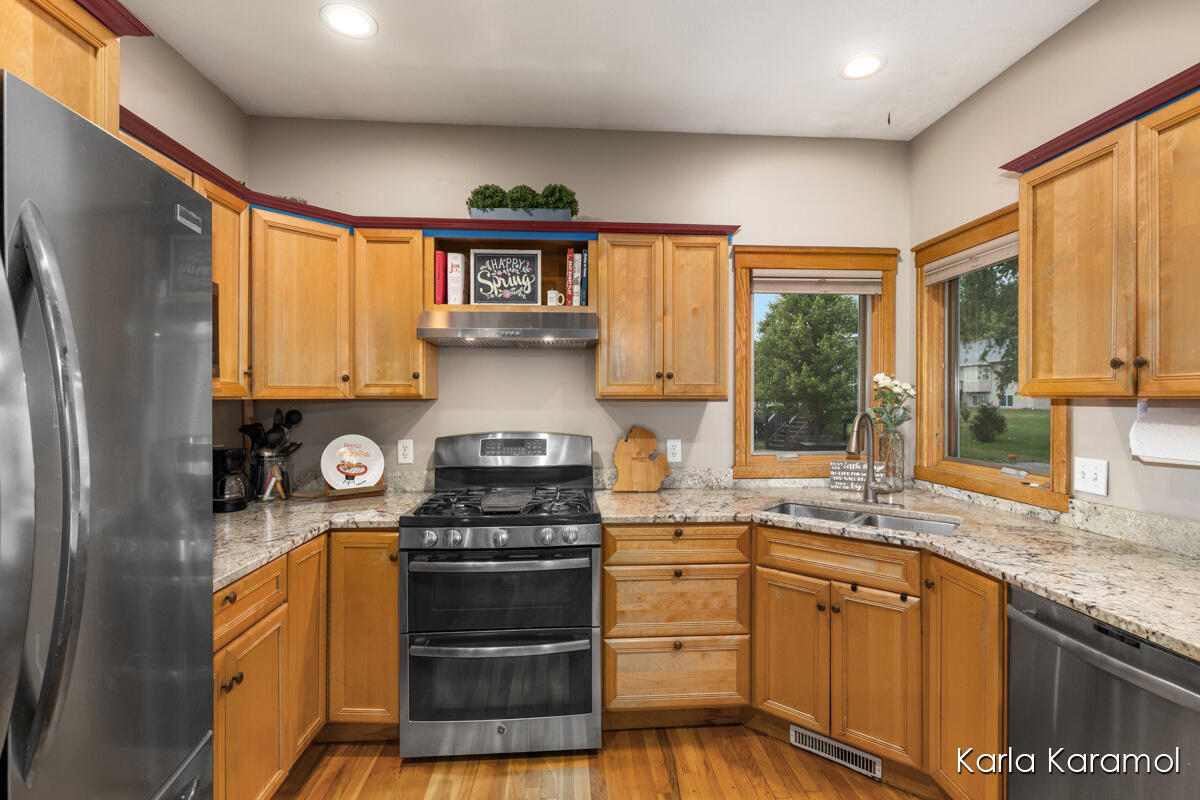 61 Greystone Court NE Rockford MI 49341