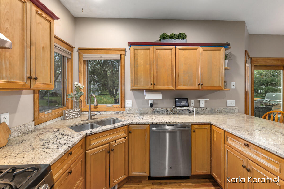 61 Greystone Court NE Rockford MI 49341