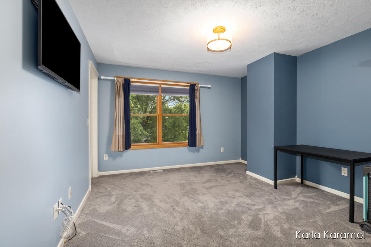 61 Greystone Court NE Rockford MI 49341