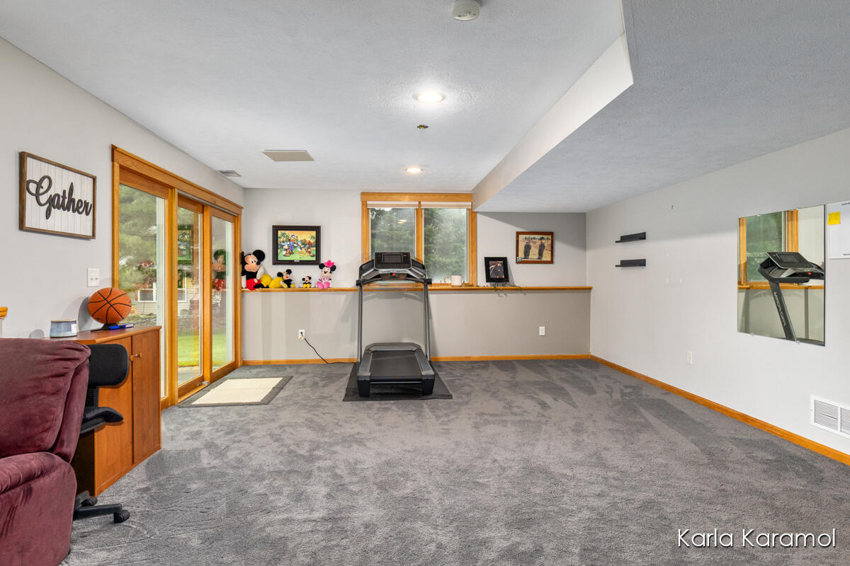 61 Greystone Court NE Rockford MI 49341