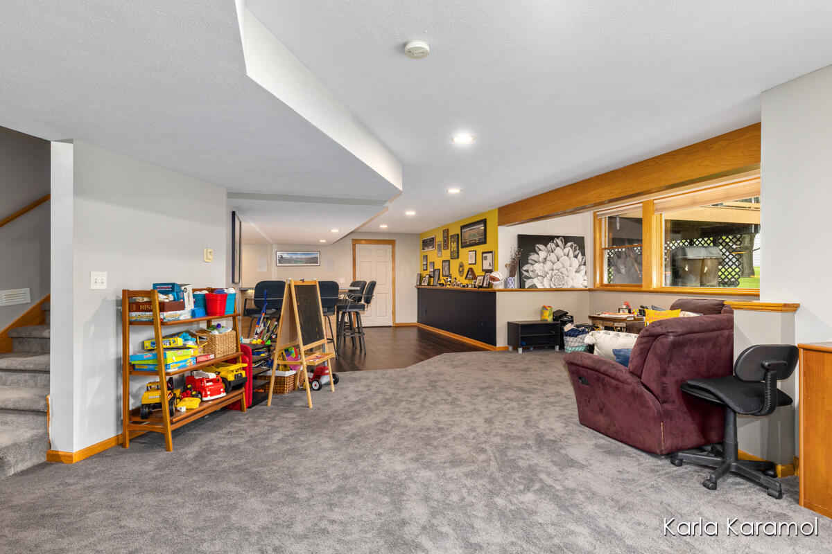 61 Greystone Court NE Rockford MI 49341