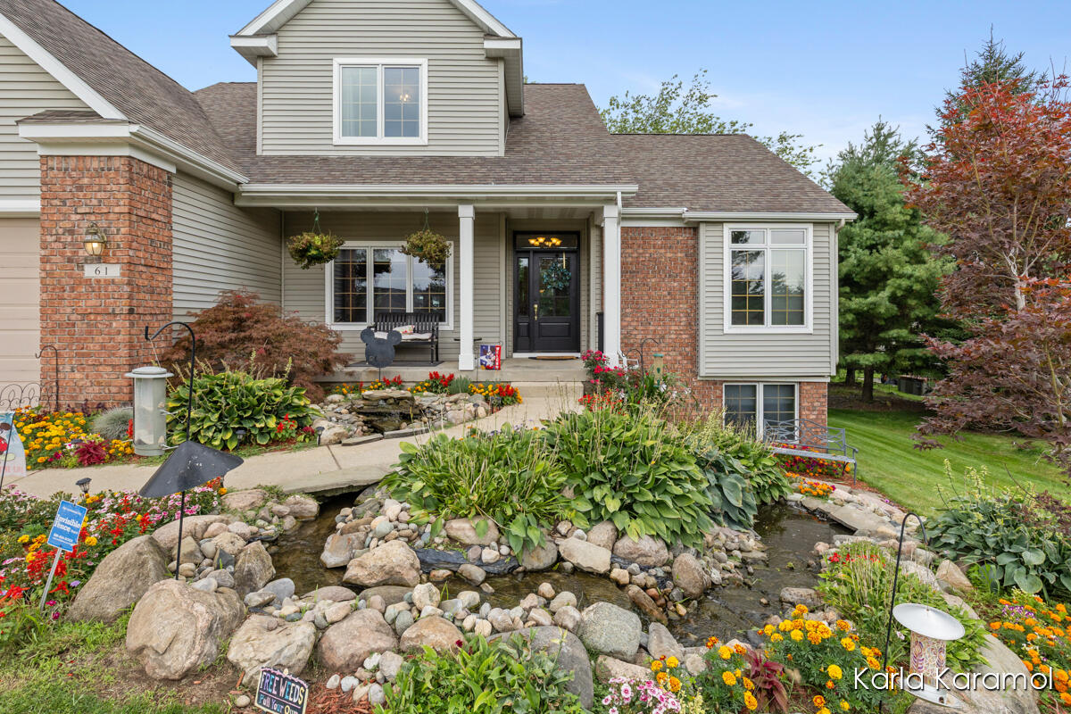 61 Greystone Court NE Rockford MI 49341