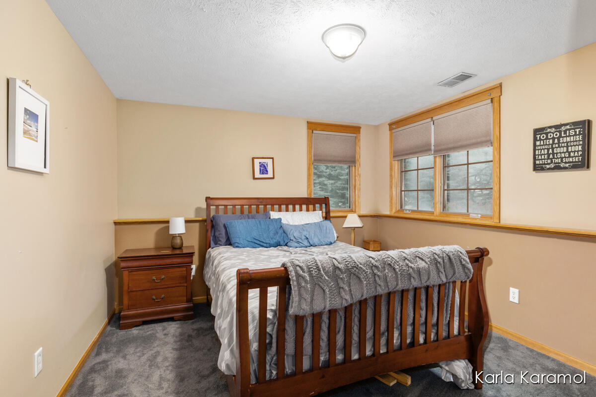 61 Greystone Court NE Rockford MI 49341