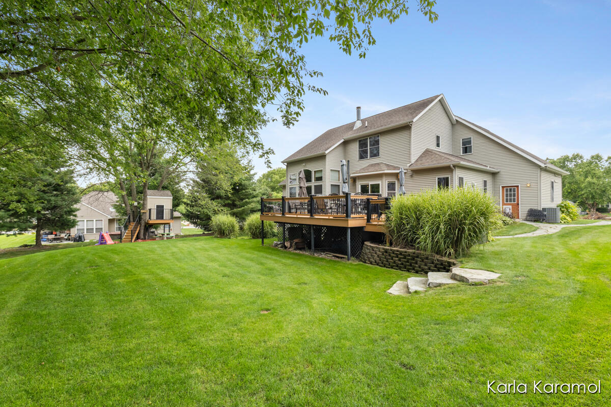 61 Greystone Court NE Rockford MI 49341