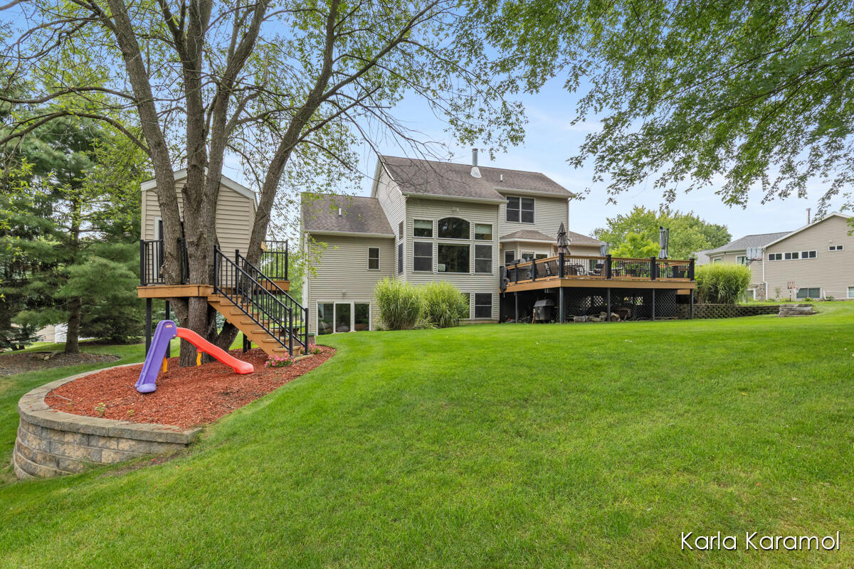 61 Greystone Court NE Rockford MI 49341