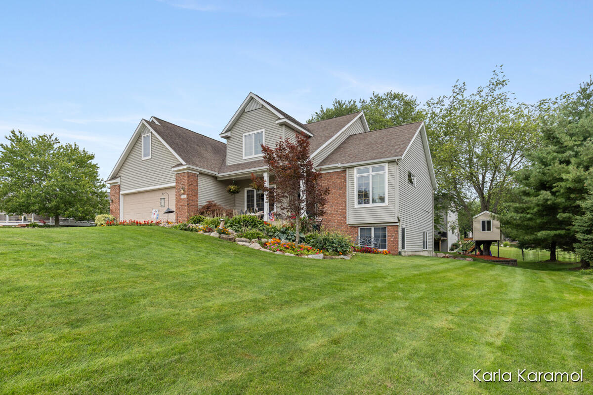 61 Greystone Court NE Rockford MI 49341
