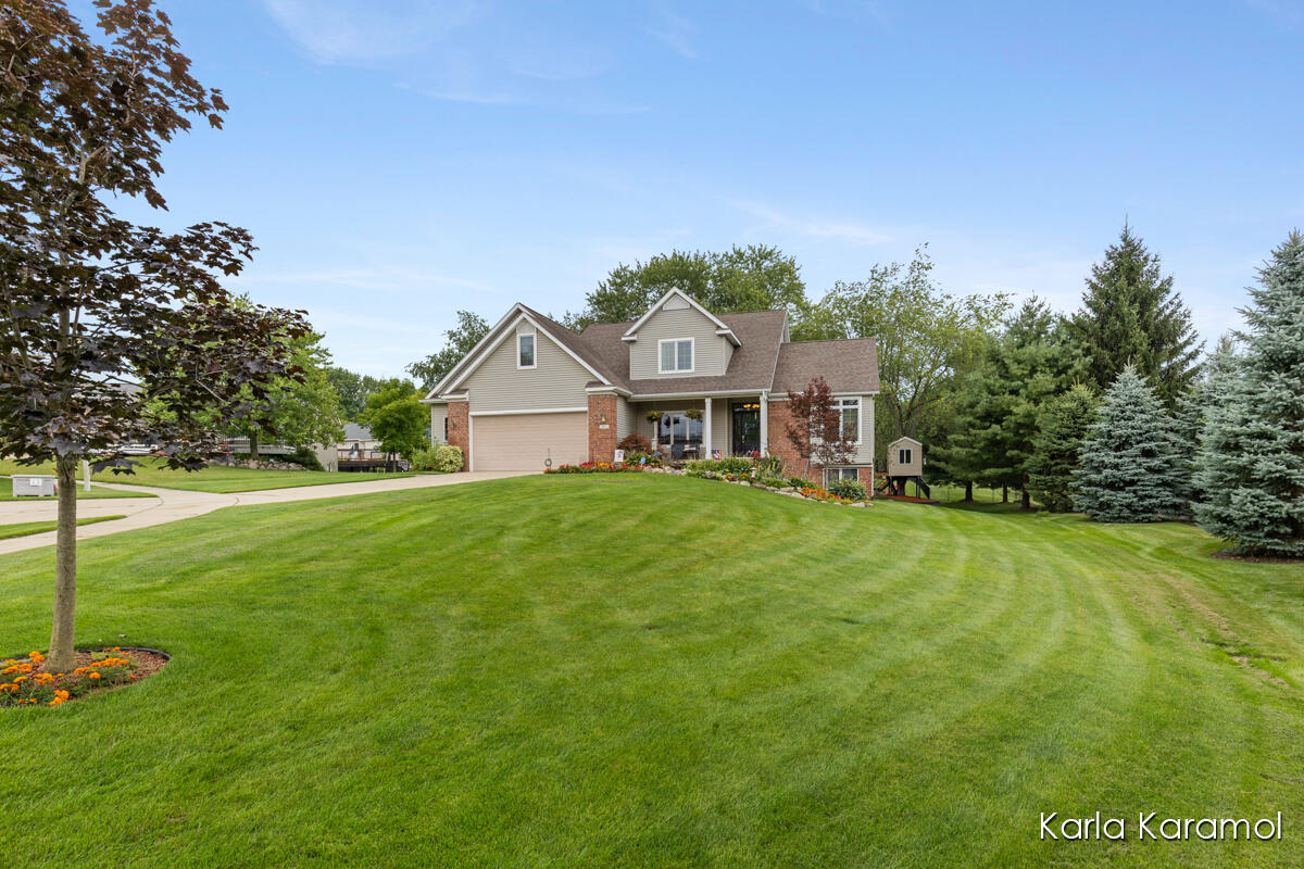 61 Greystone Court NE Rockford MI 49341