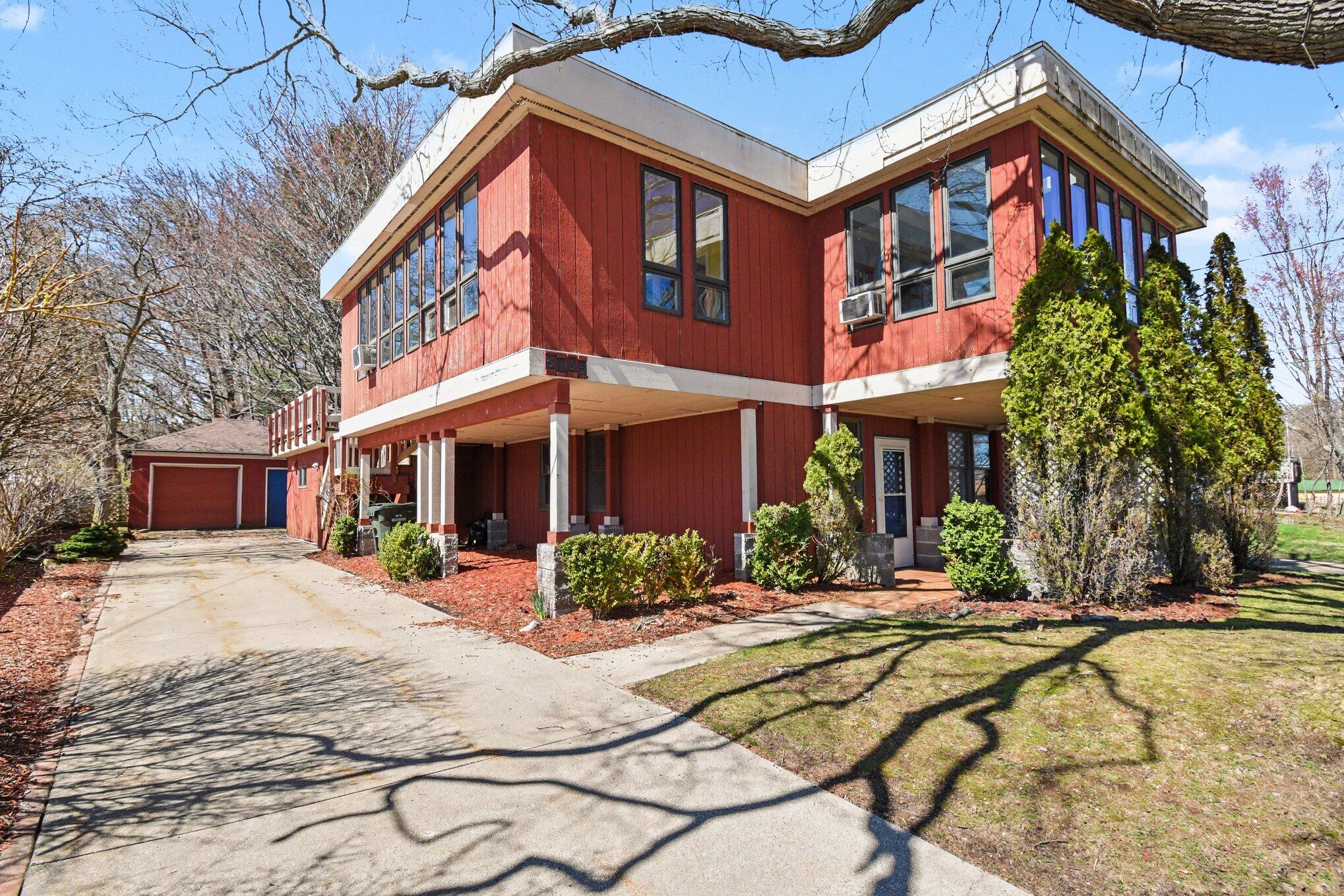 3135 Lakeshore Drive Muskegon MI 49441