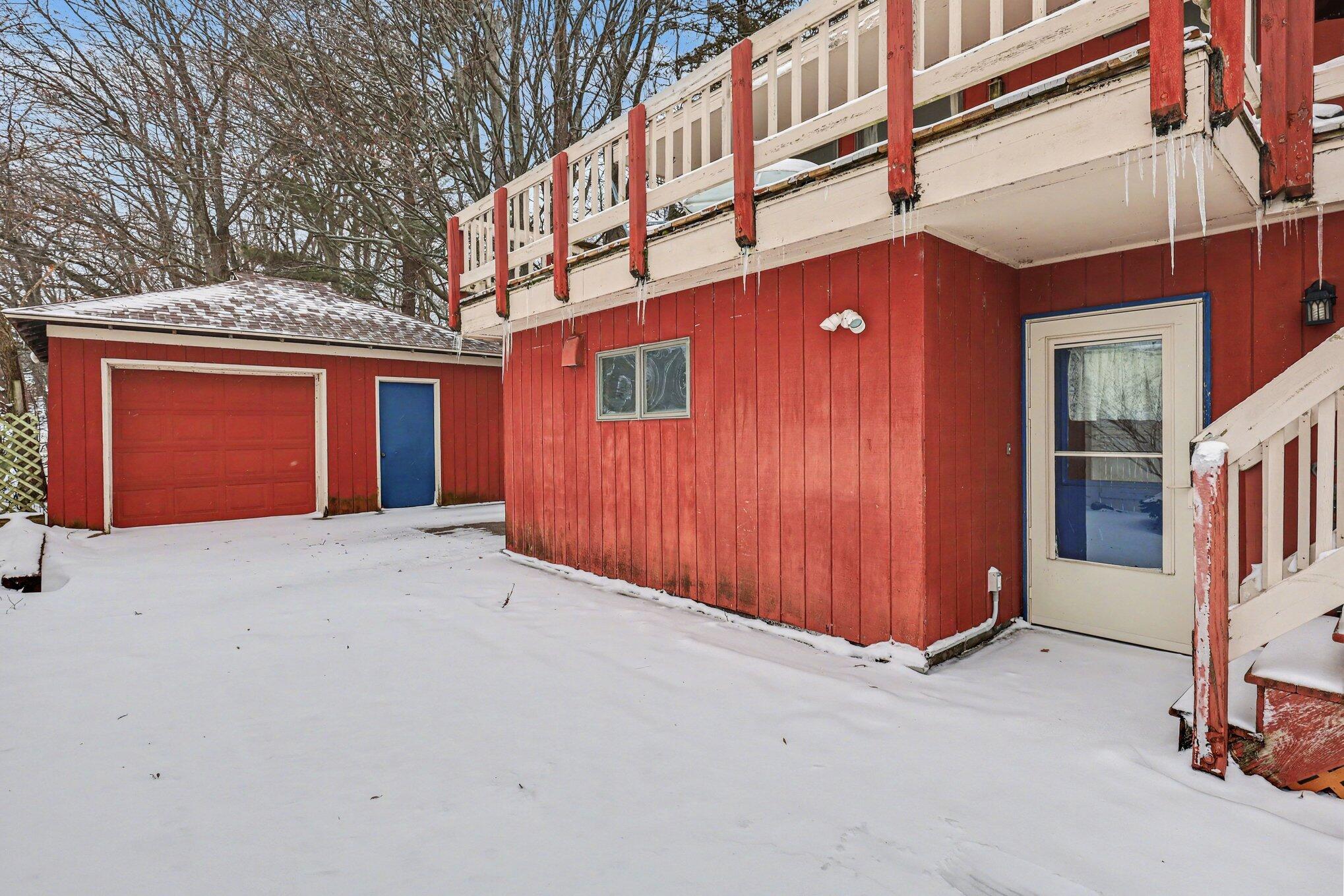 3135 Lakeshore Drive Muskegon MI 49441