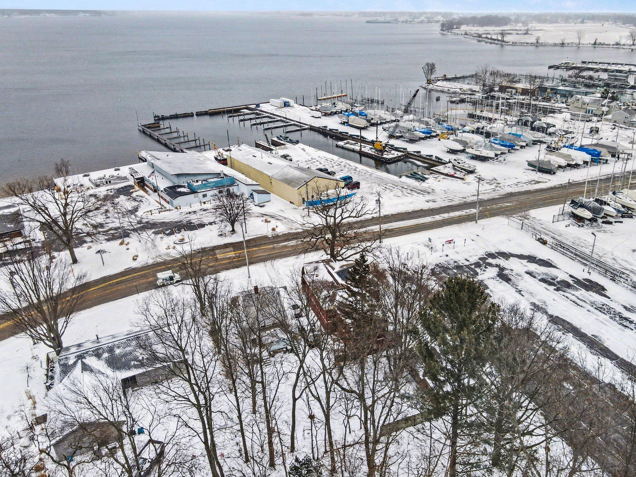 3135 Lakeshore Drive Muskegon MI 49441