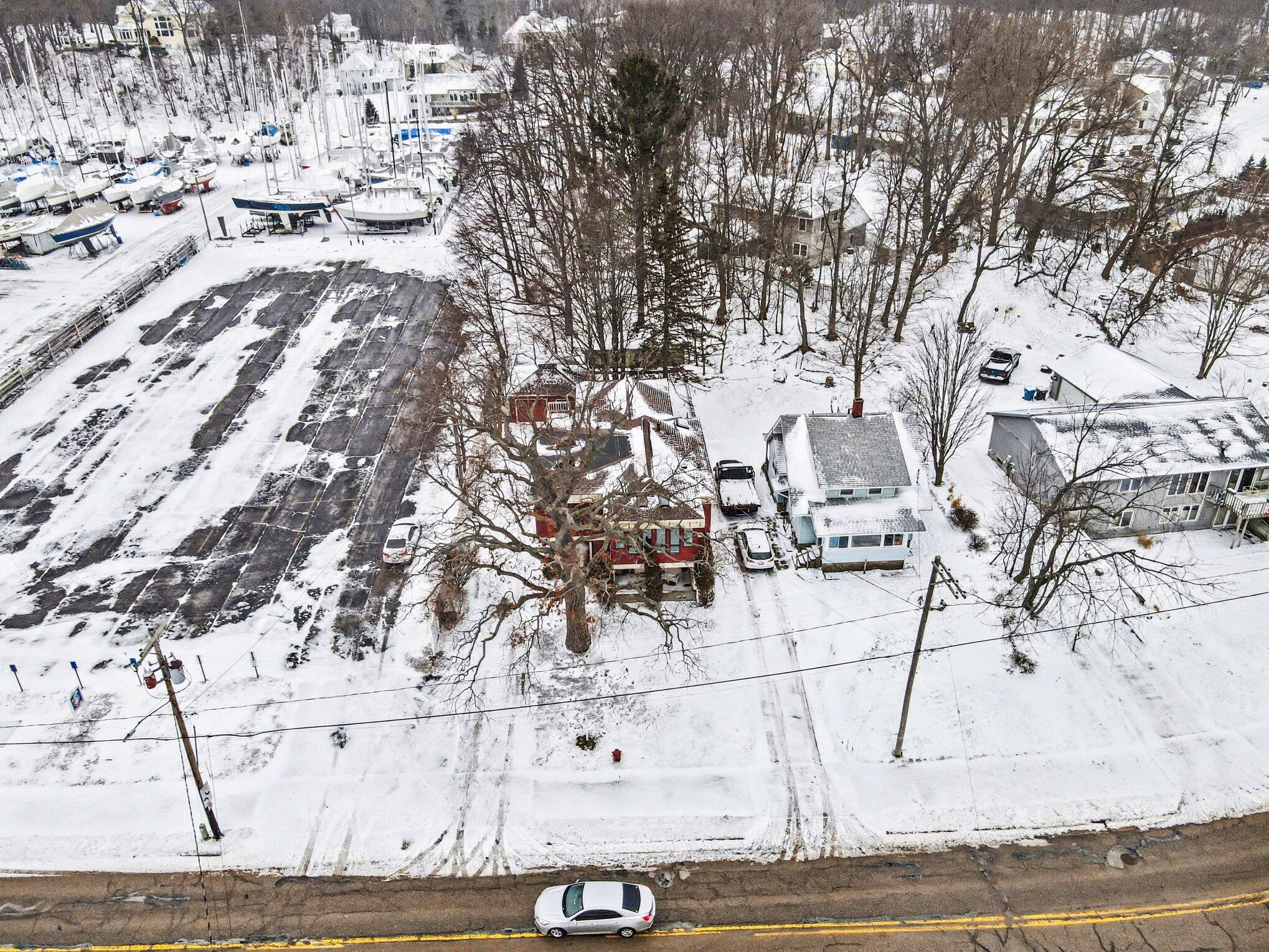 3135 Lakeshore Drive Muskegon MI 49441