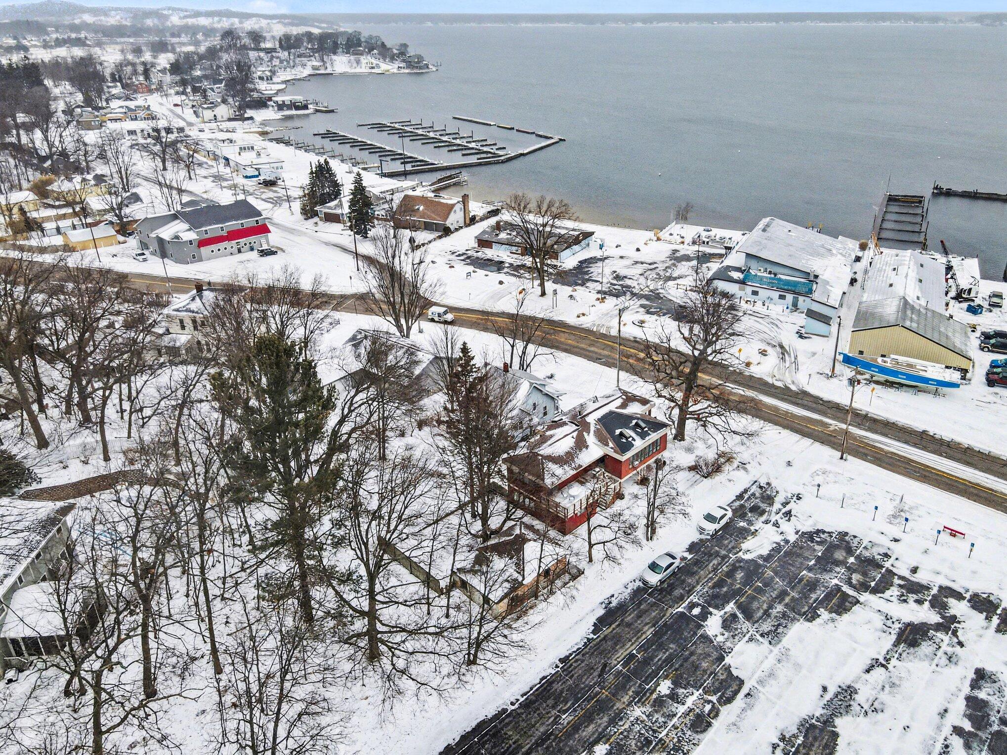 3135 Lakeshore Drive Muskegon MI 49441