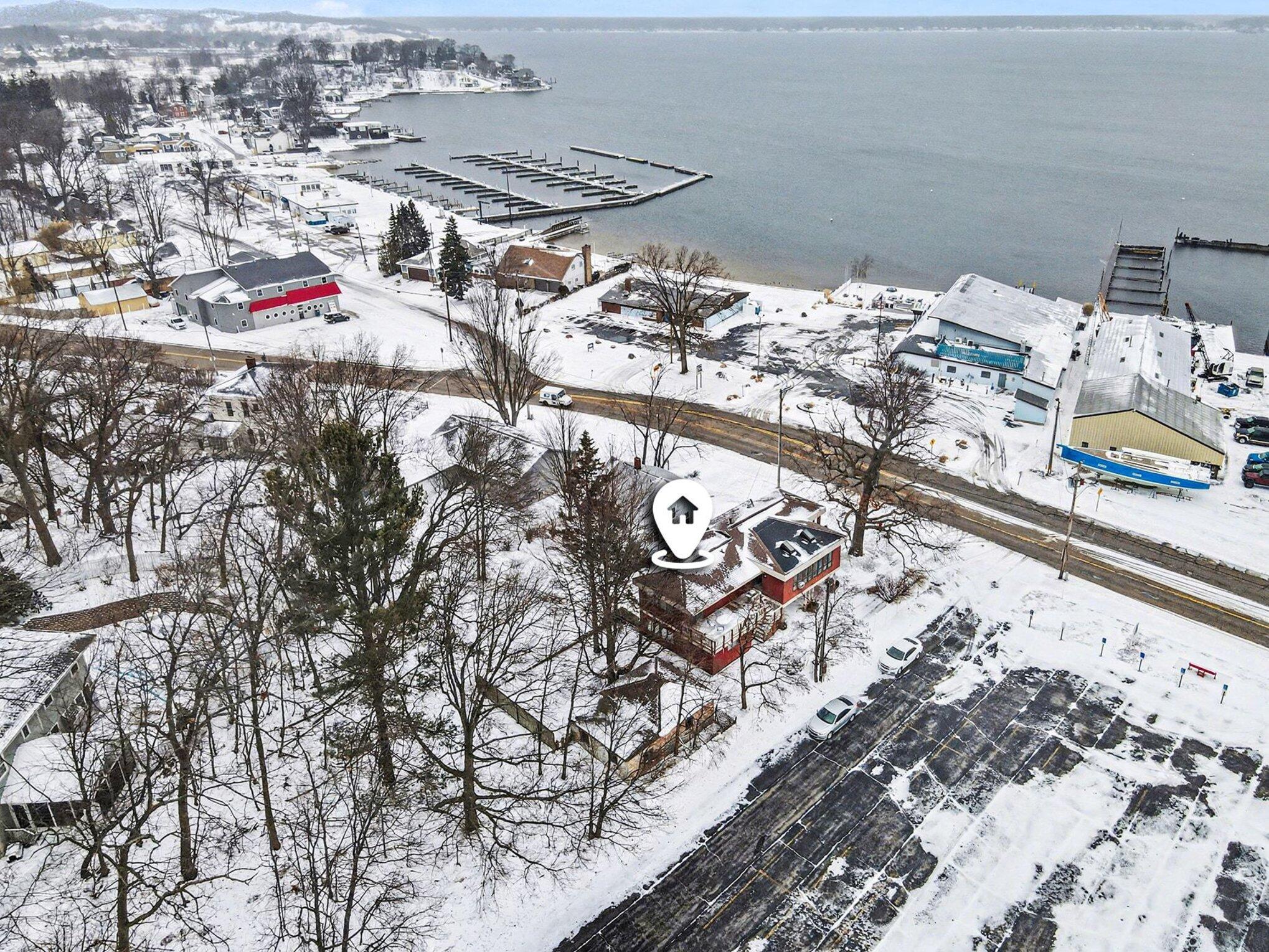 3135 Lakeshore Drive Muskegon MI 49441