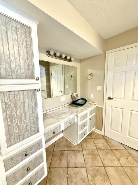 68404 Dailey Road Edwardsburg MI 49112