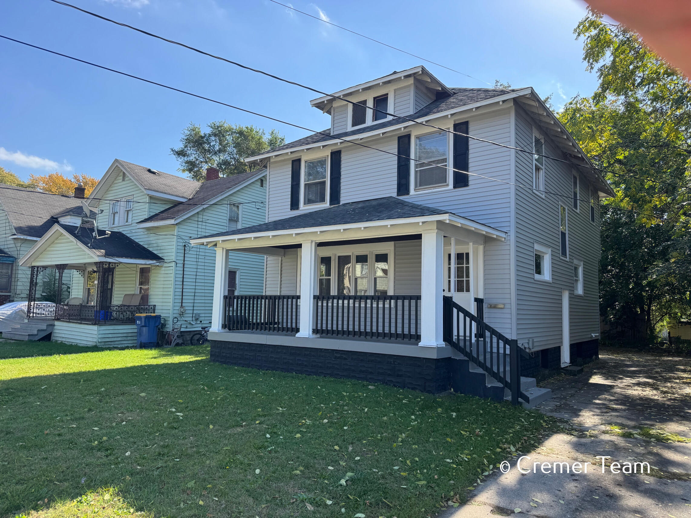 1034 Hall Street SE Grand Rapids MI 49507
