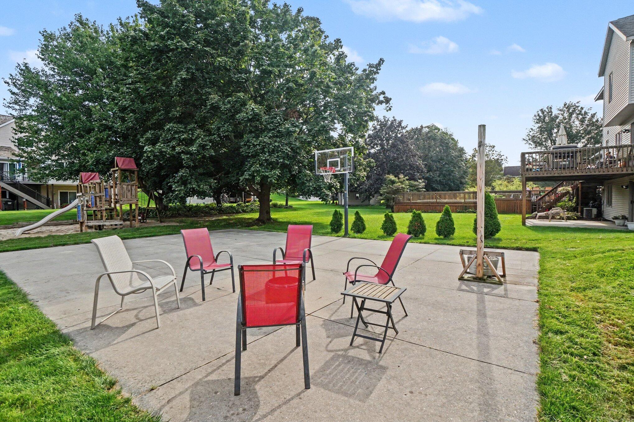 9521 Ridgecrest Drive Zeeland MI 49464