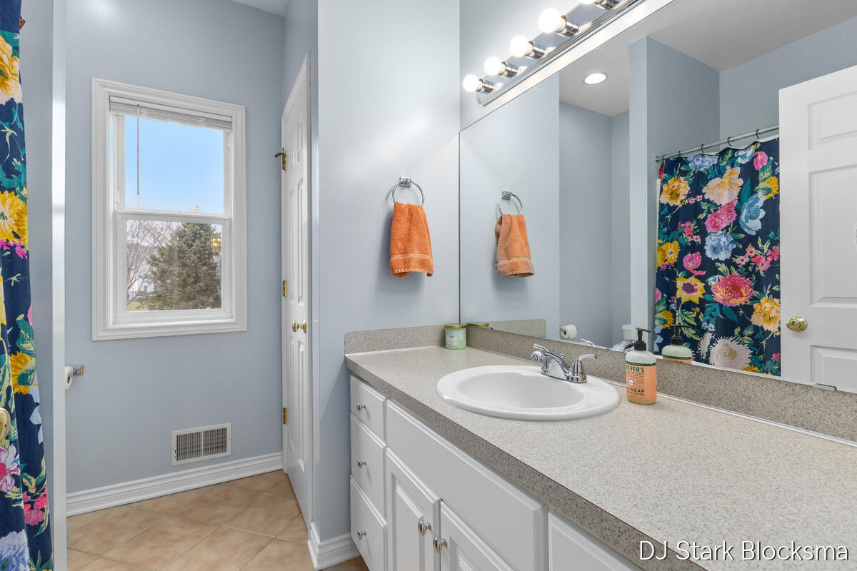 69 Rogue River View Drive NE Rockford MI 49341