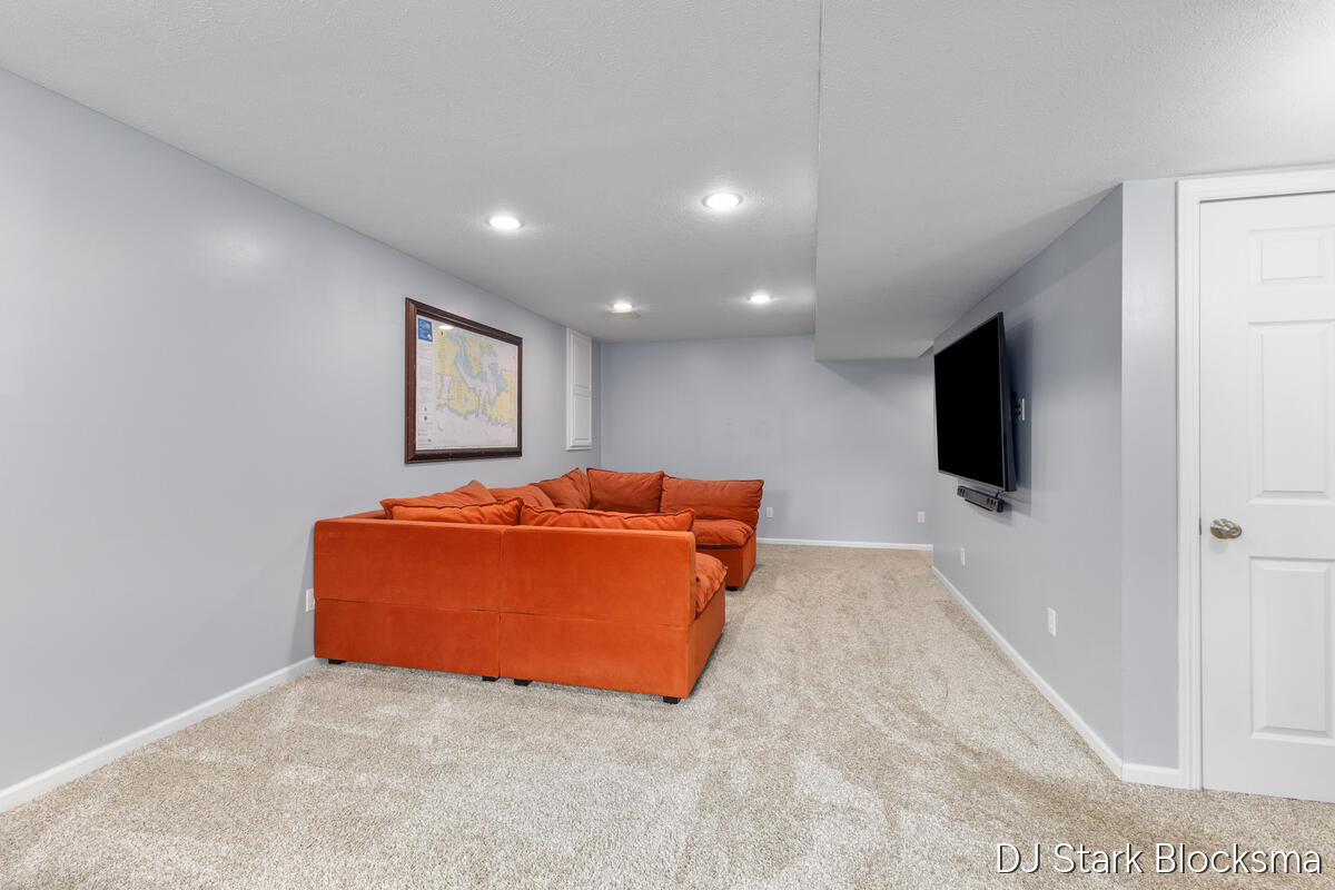 69 Rogue River View Drive NE Rockford MI 49341