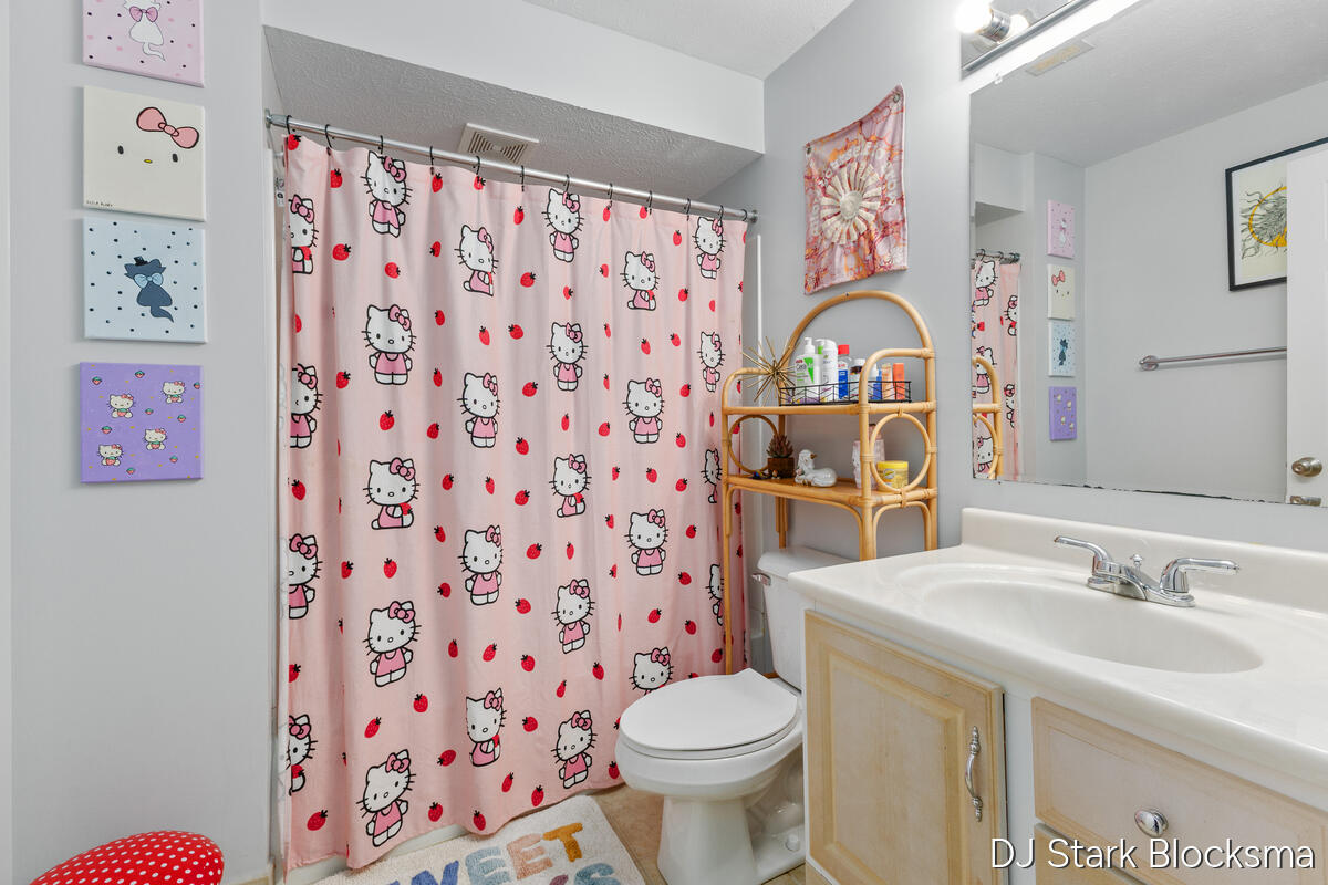 69 Rogue River View Drive NE Rockford MI 49341