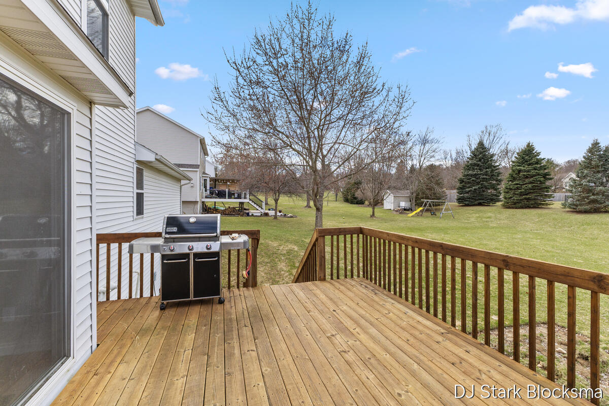 69 Rogue River View Drive NE Rockford MI 49341