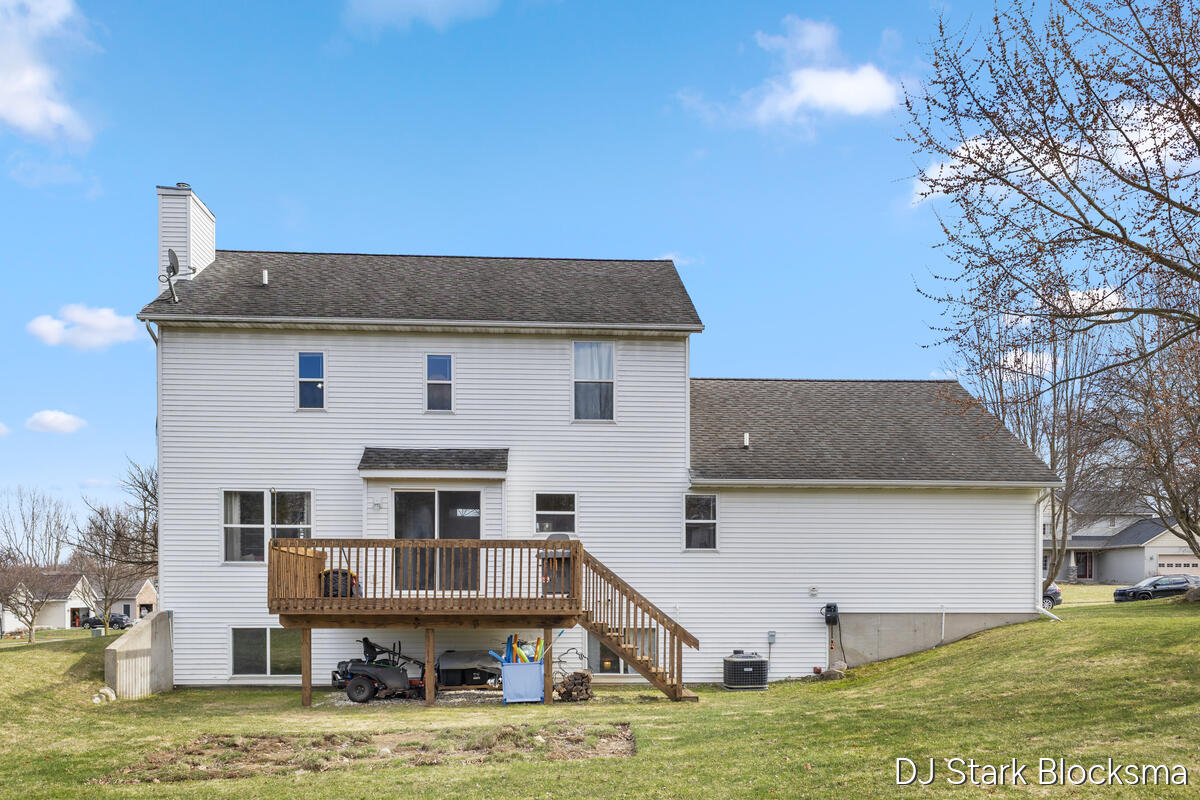 69 Rogue River View Drive NE Rockford MI 49341