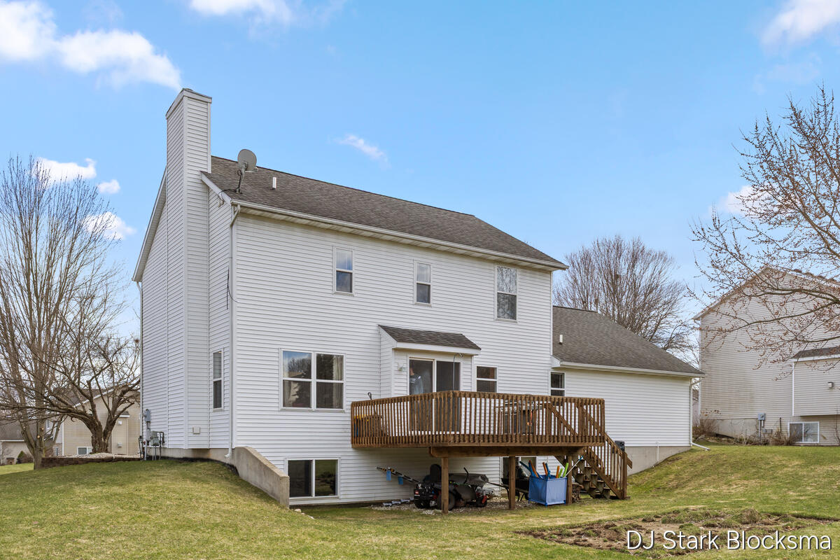 69 Rogue River View Drive NE Rockford MI 49341