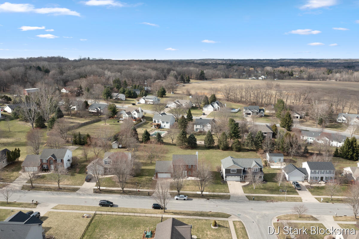 69 Rogue River View Drive NE Rockford MI 49341