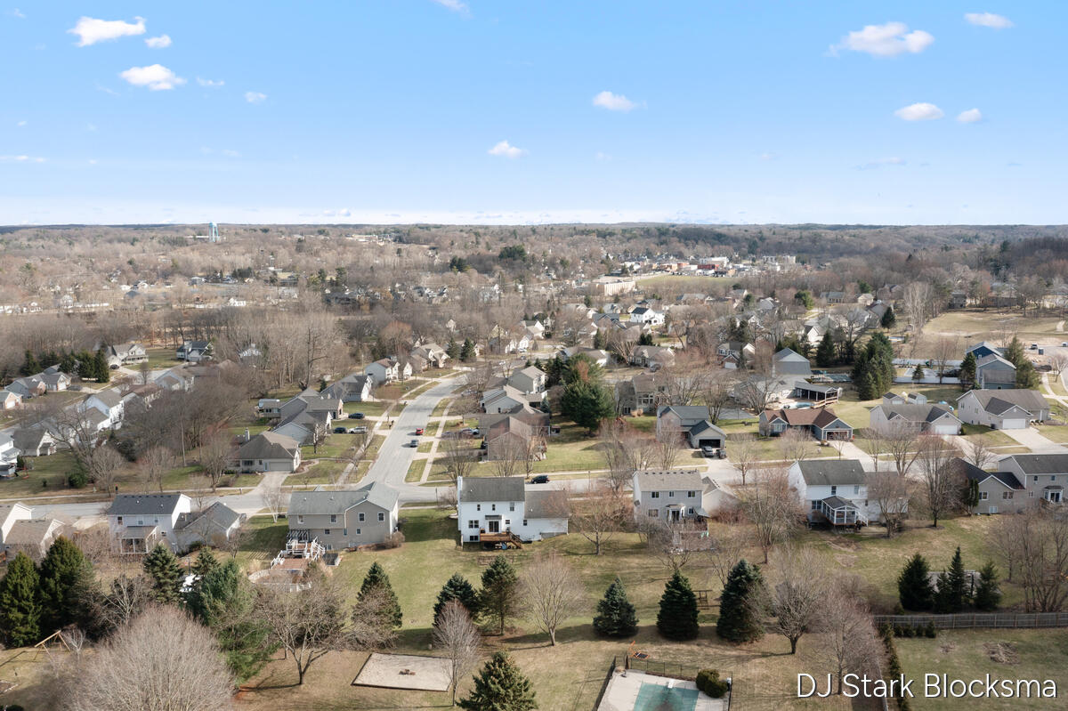 69 Rogue River View Drive NE Rockford MI 49341
