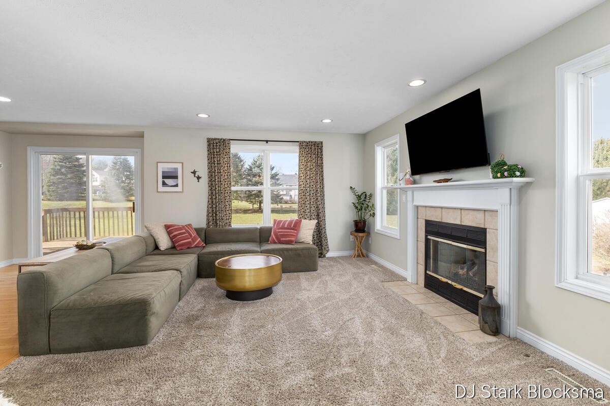 69 Rogue River View Drive NE Rockford MI 49341