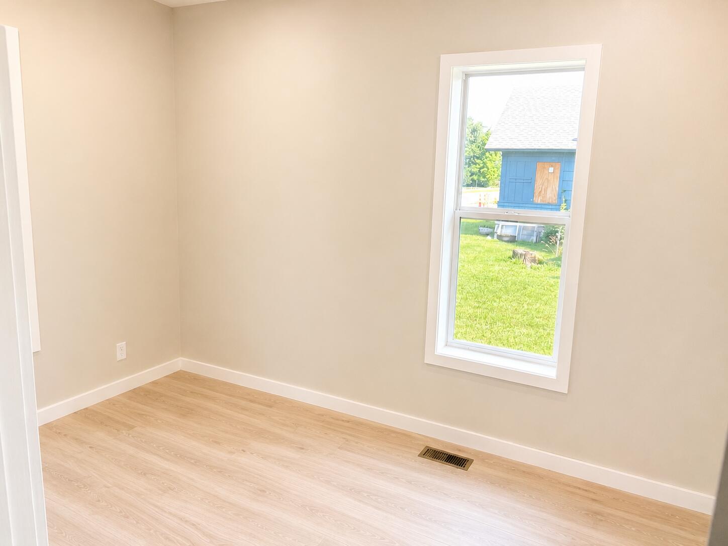 1027 Broadway Benton Harbor MI 49022
