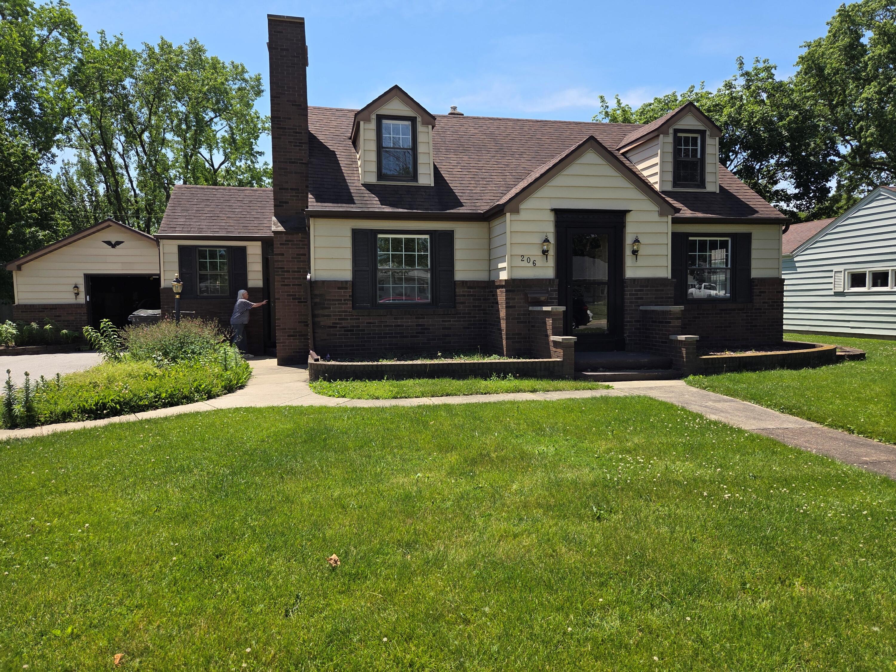 206 Michigan Street E Three Oaks MI 49128