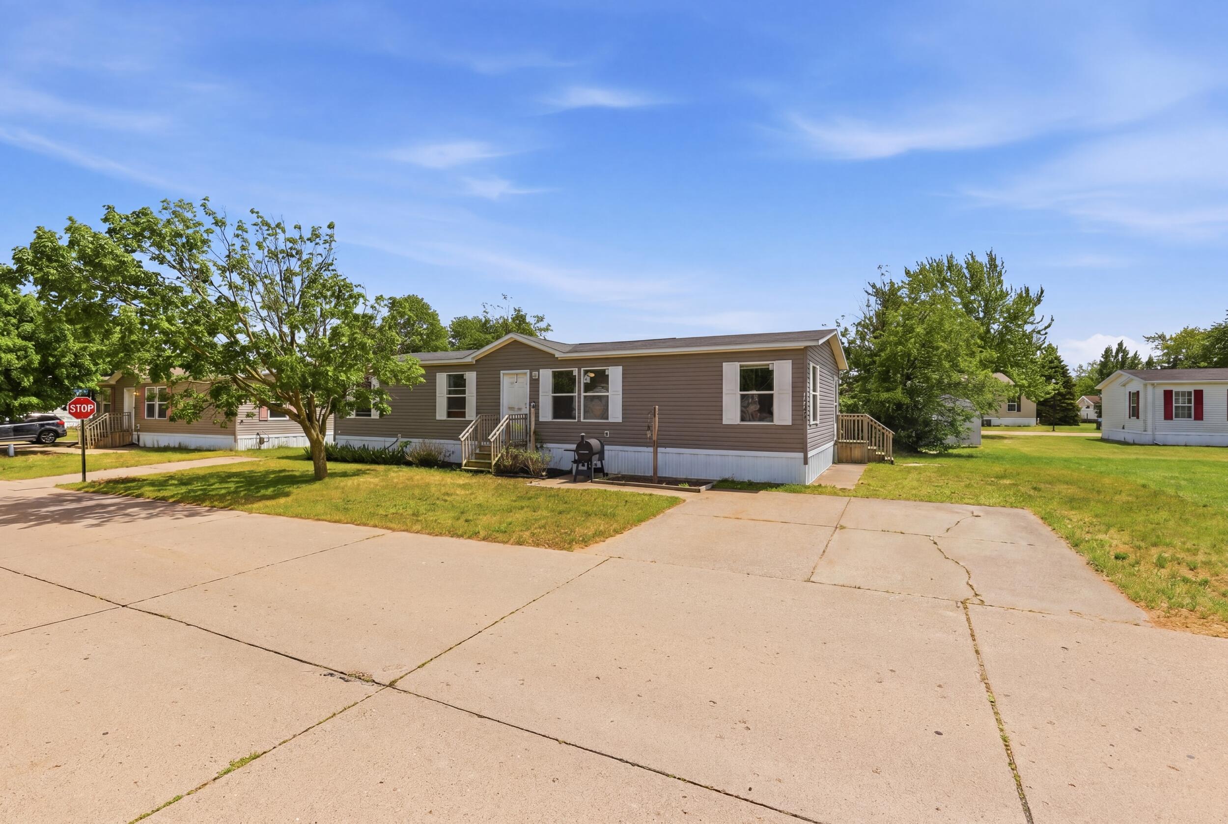 14290 Newport Drive West Olive MI 49460