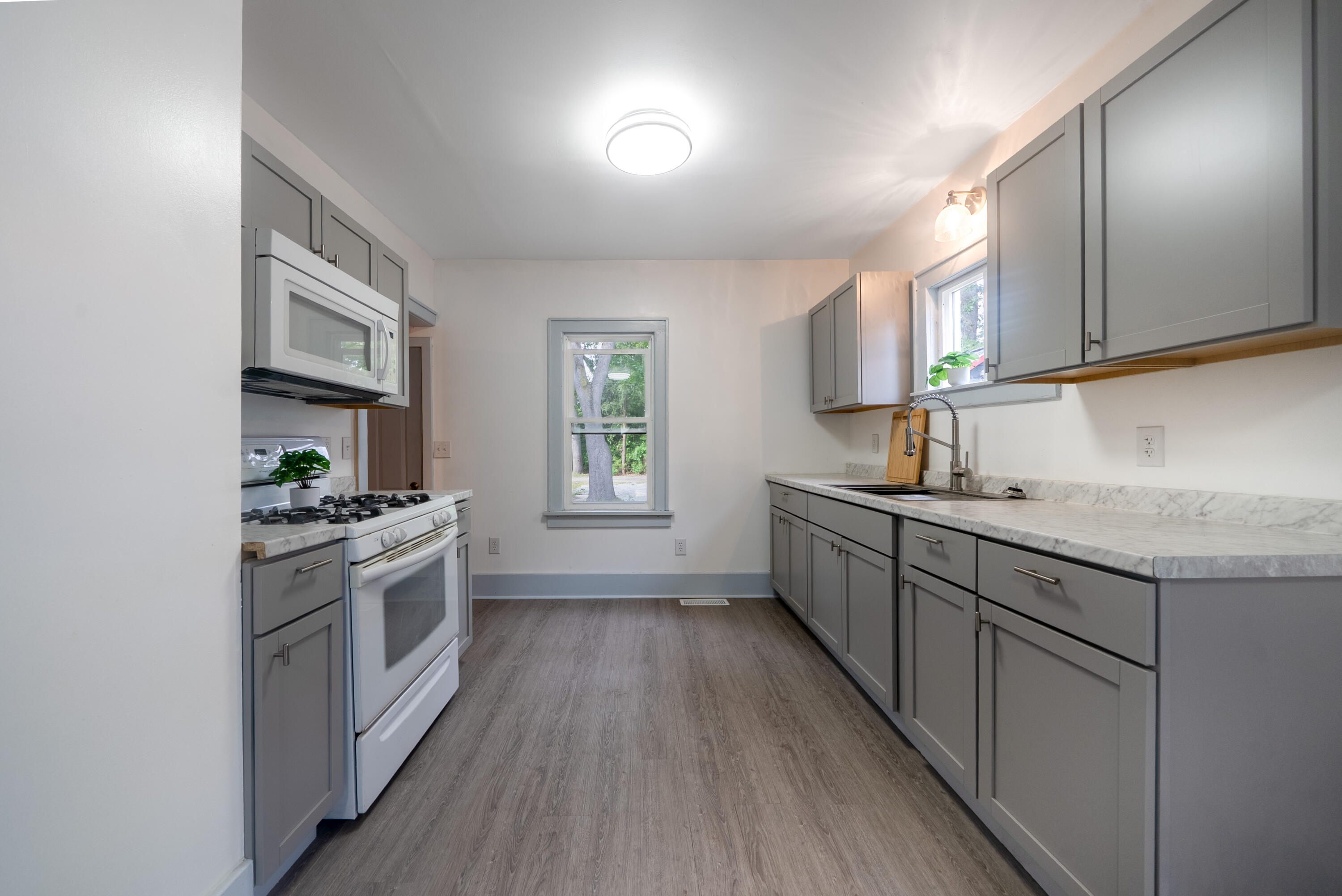 942 Ada Avenue Muskegon MI 49442