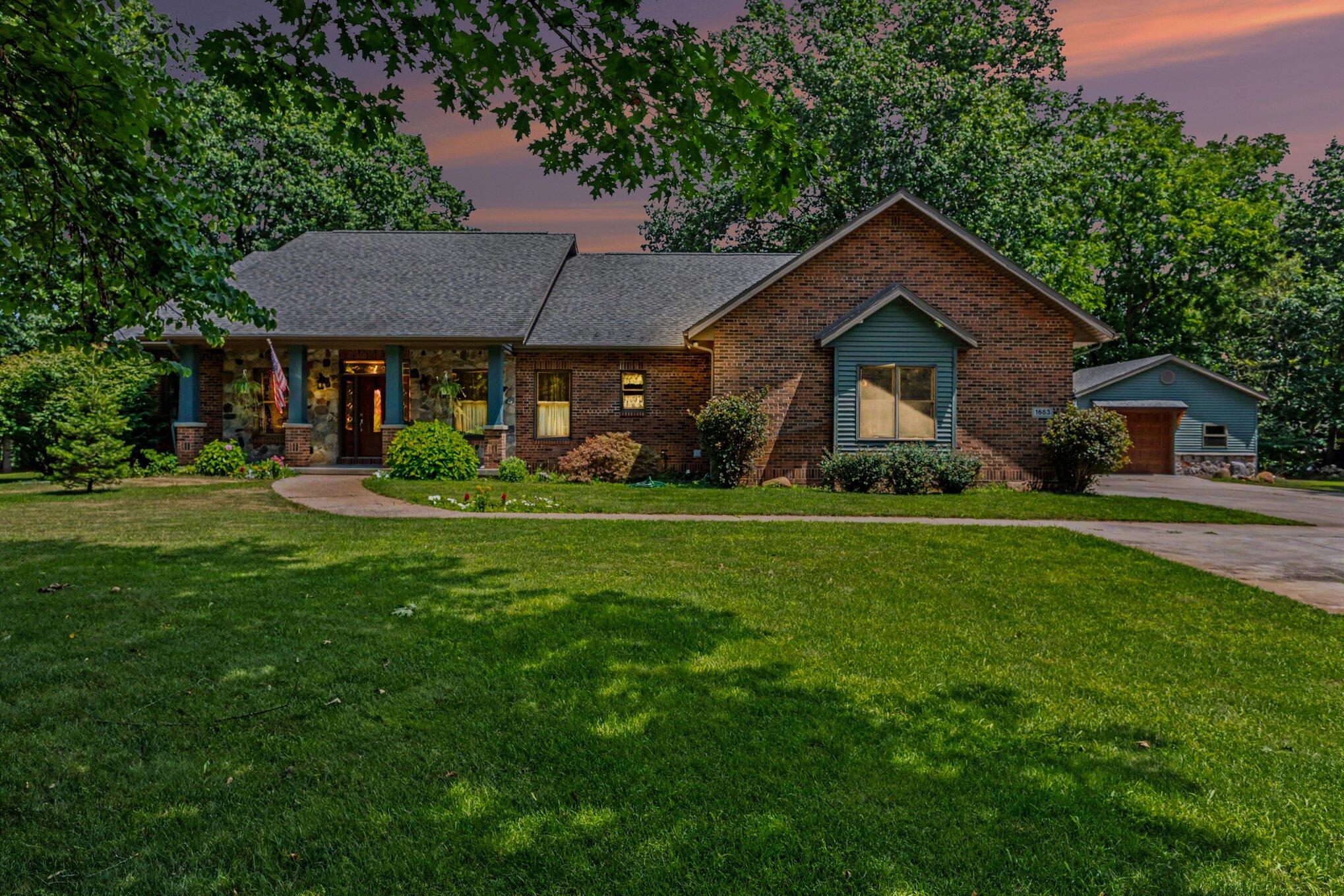 1653 Fairview Drive Allegan MI 49010