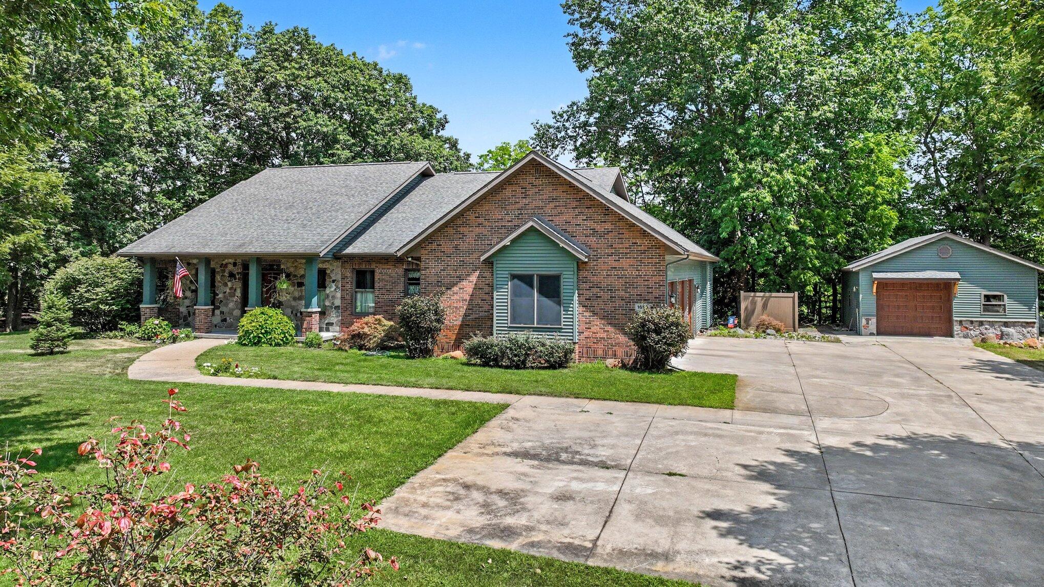 1653 Fairview Drive Allegan MI 49010
