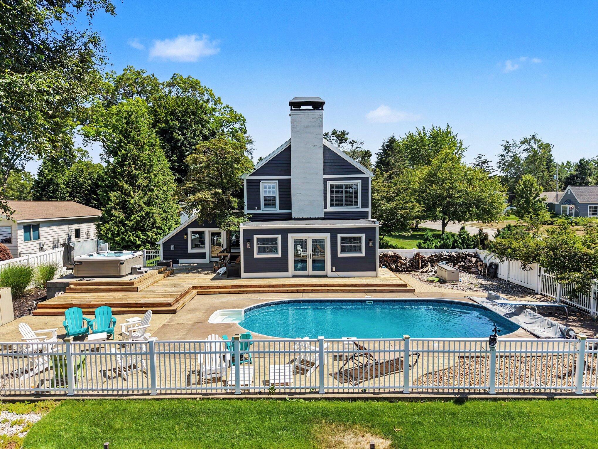 610 Ray Street Muskegon MI 49445