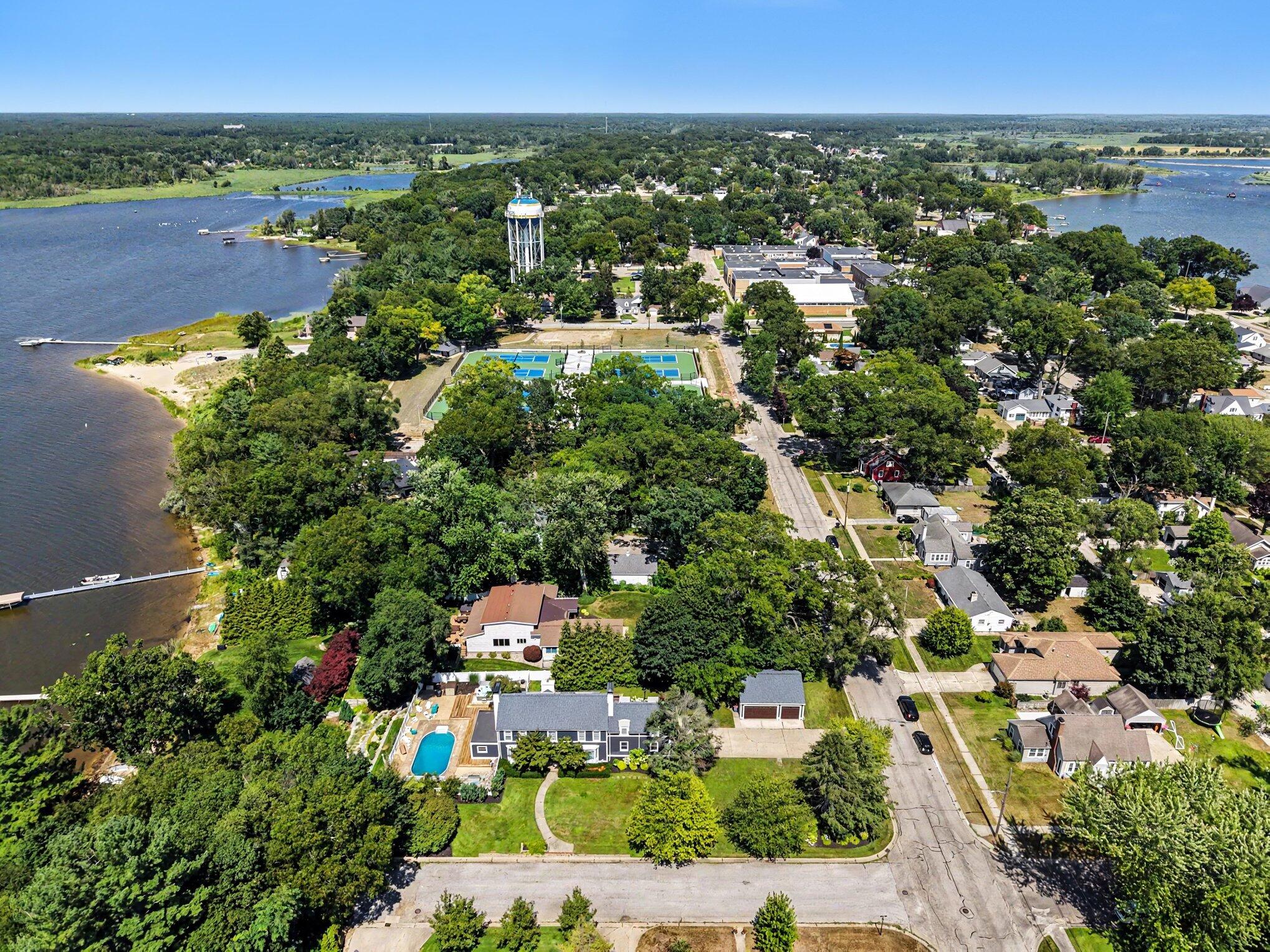 610 Ray Street Muskegon MI 49445