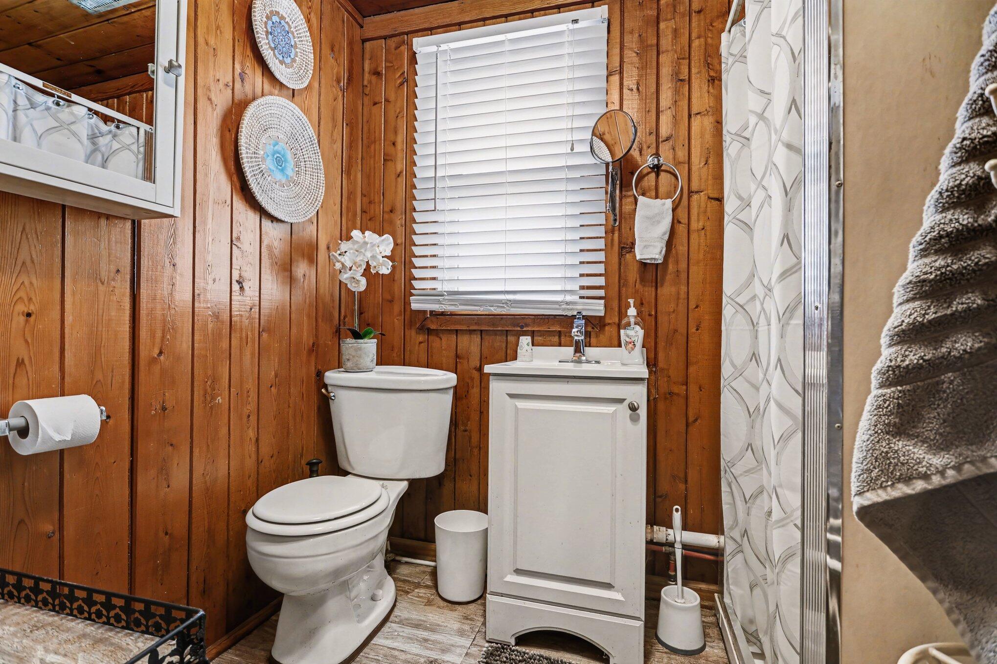 50389 E Lake Shore Drive Dowagiac MI 49047