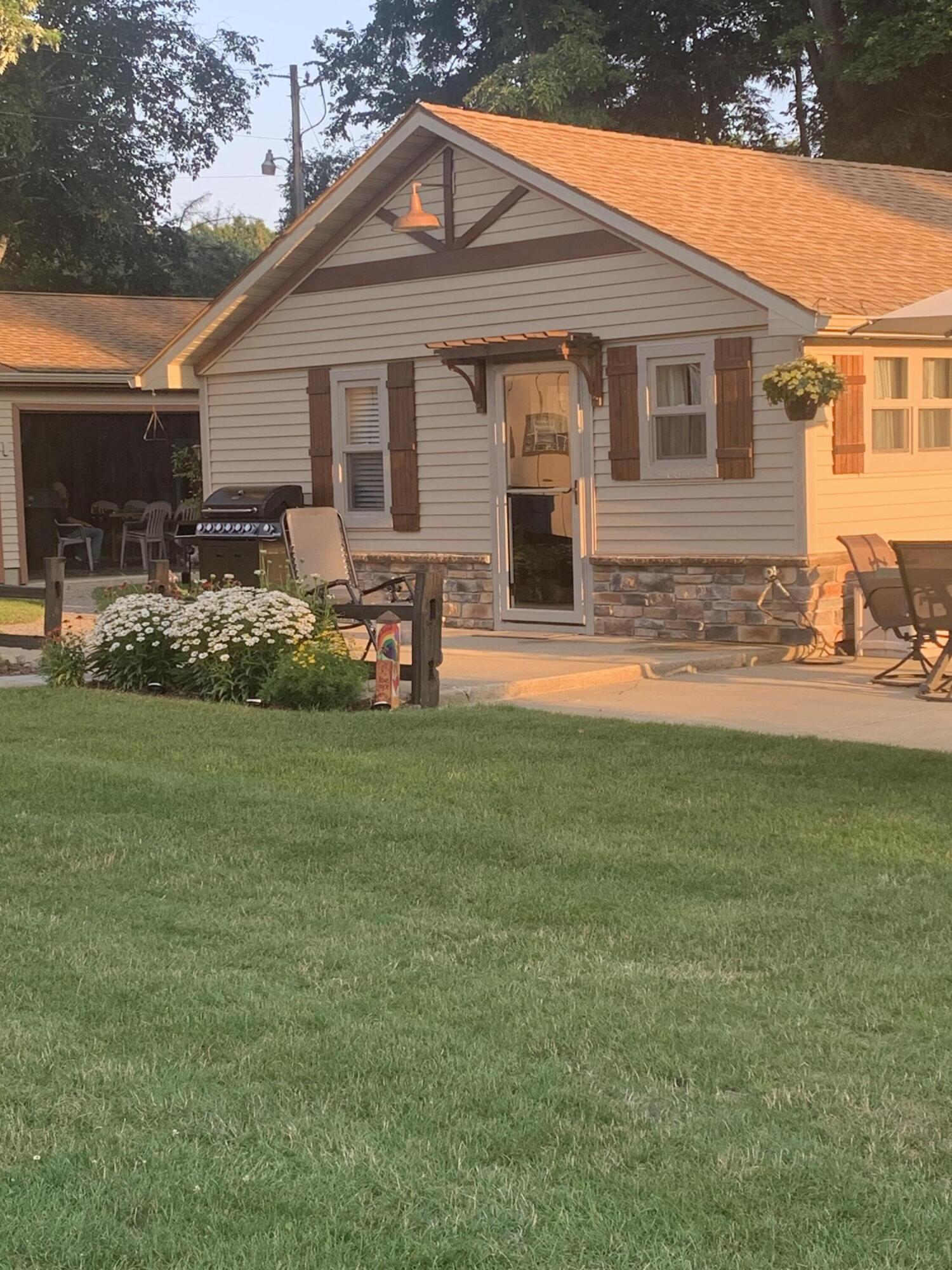 50389 E Lake Shore Drive Dowagiac MI 49047