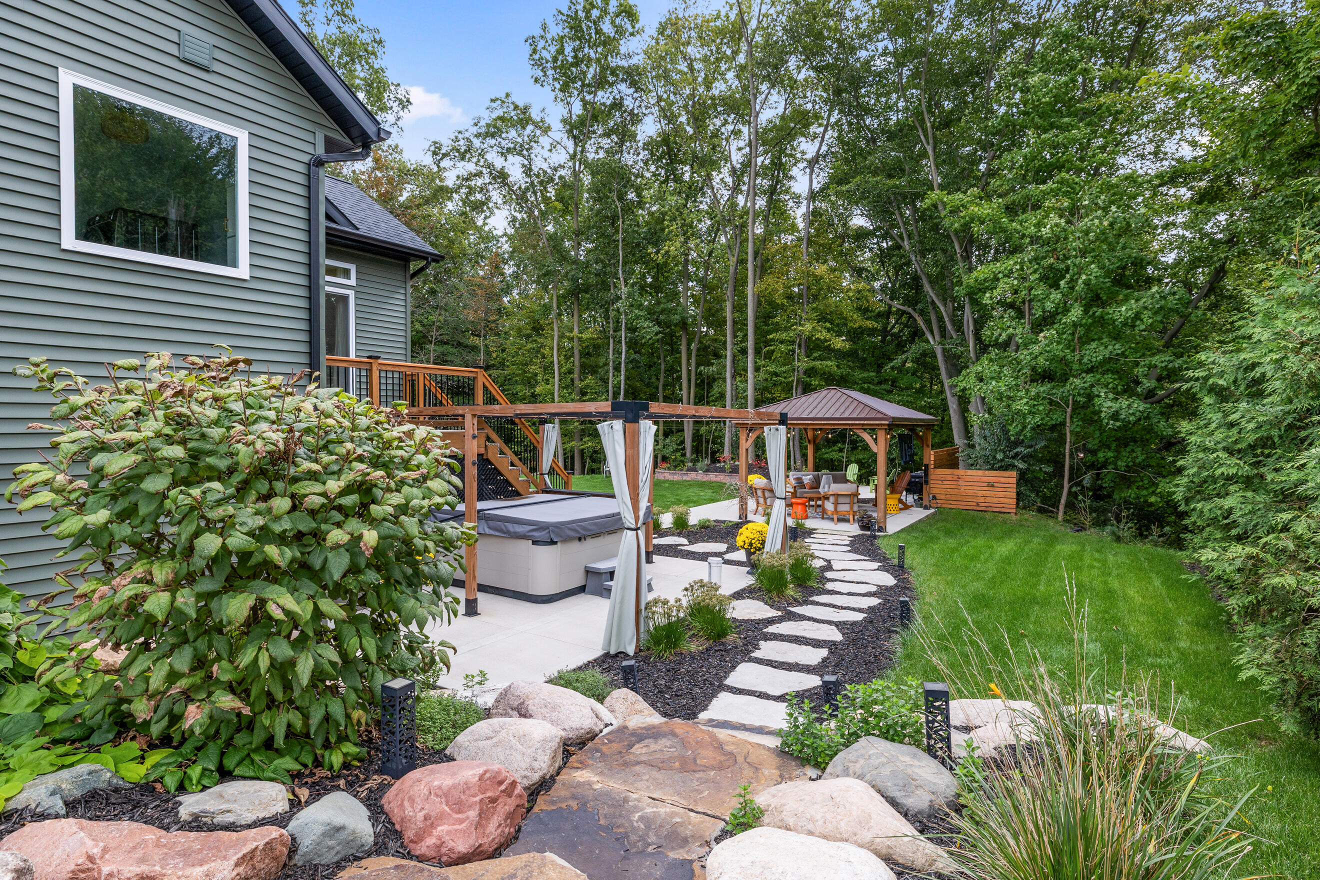 7258 Crossridge Drive SE Grand Rapids MI 49512
