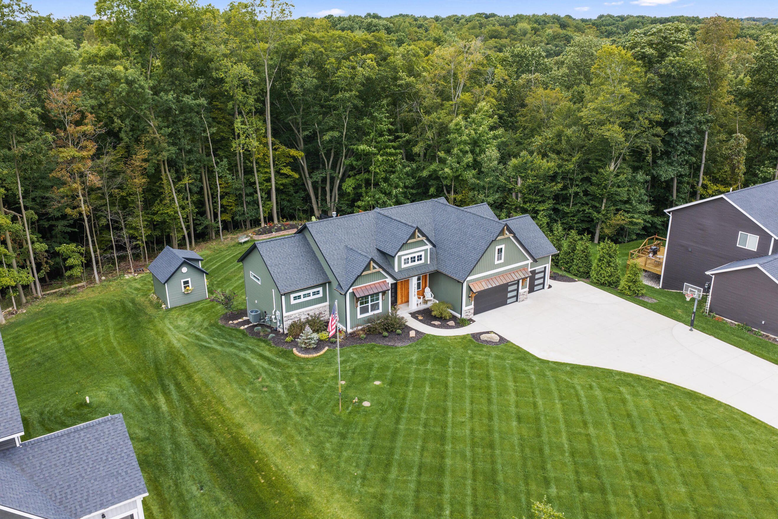 7258 Crossridge Drive SE Grand Rapids MI 49512