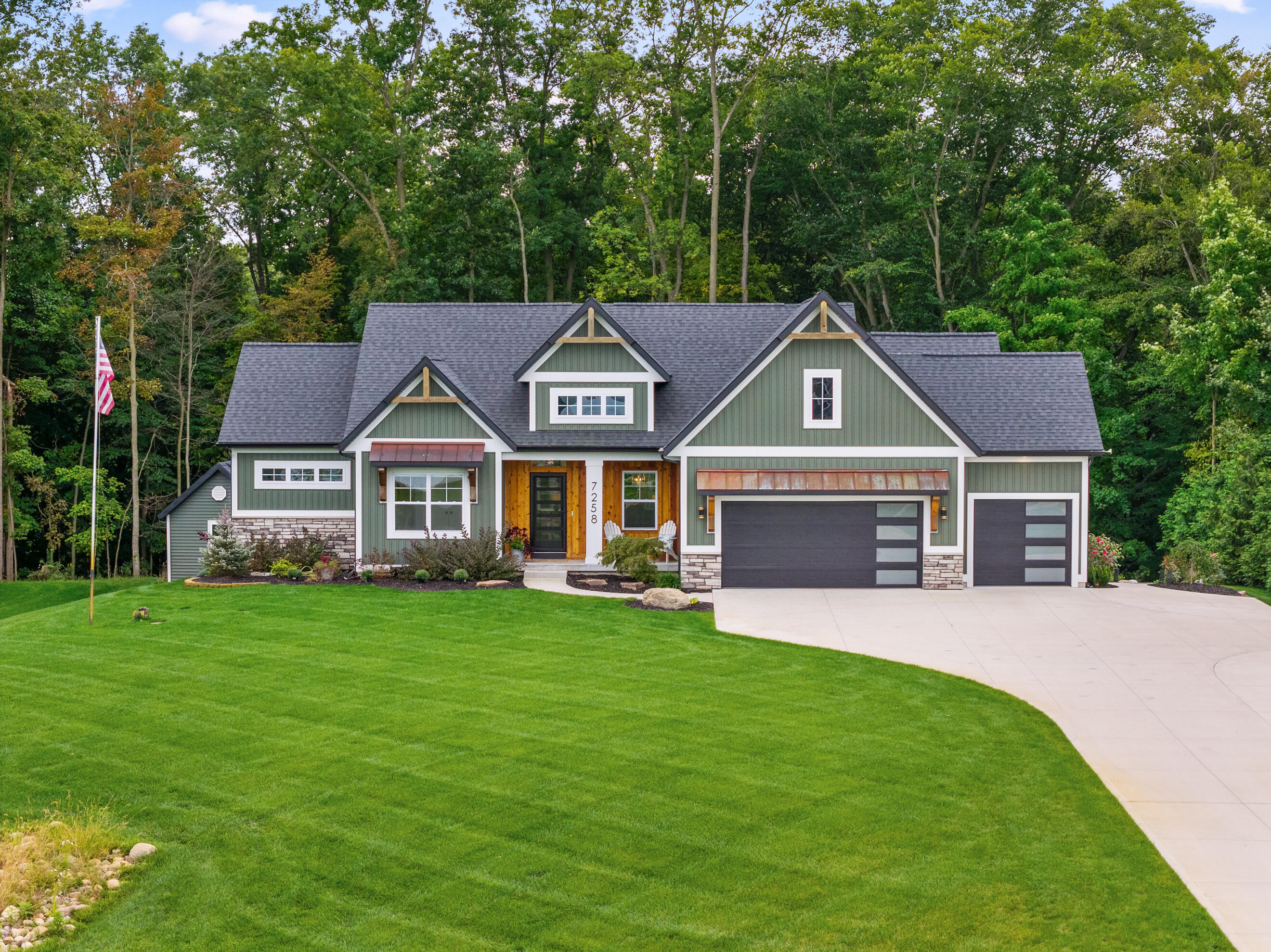 7258 Crossridge Drive SE Grand Rapids MI 49512
